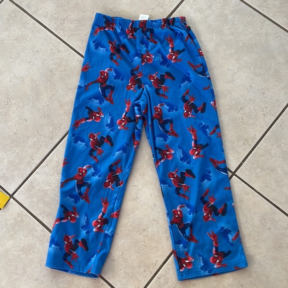 Spider-Man pajamas - Picture 3 of 5
